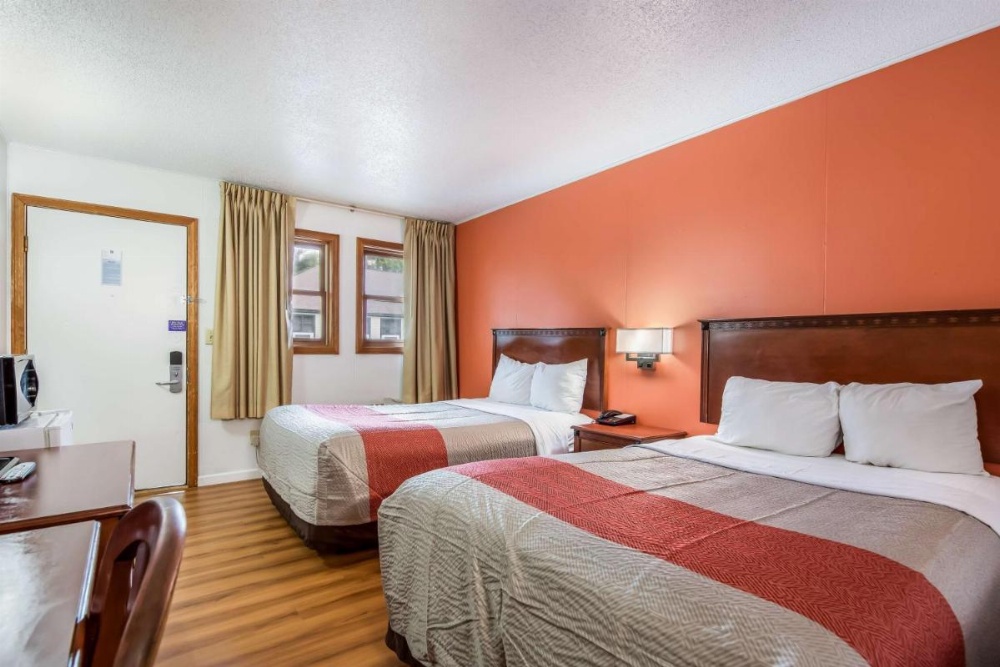 Room image 4